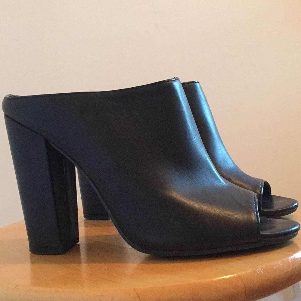 Forever 21 black mules